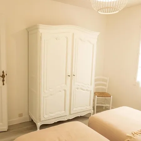 Holiday home Ernest, 100 M Martin De Re, Quartier Recherche De La Cible, Calme Absolu, Piscine Chauffee Saint-Martin-de-Re