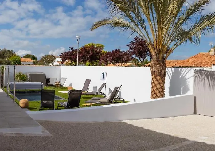 Ernest, 100 M Martin De Re, Quartier Recherche De La Cible, Calme Absolu, Piscine Chauffee Holiday home Saint-Martin-de-Re