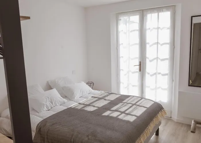 Ernest, 100 M Martin De Re, Quartier Recherche De La Cible, Calme Absolu, Piscine Chauffee